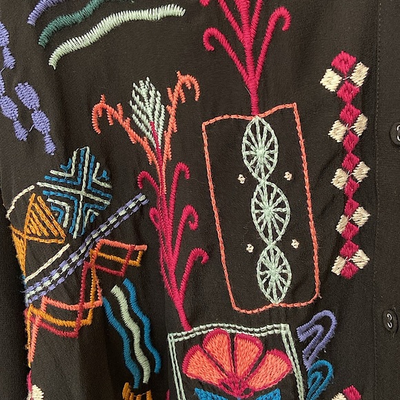 Johnny Was Top Silk Embroidered Oversized Long Sleeve Sz XS - Picture 5 of 8